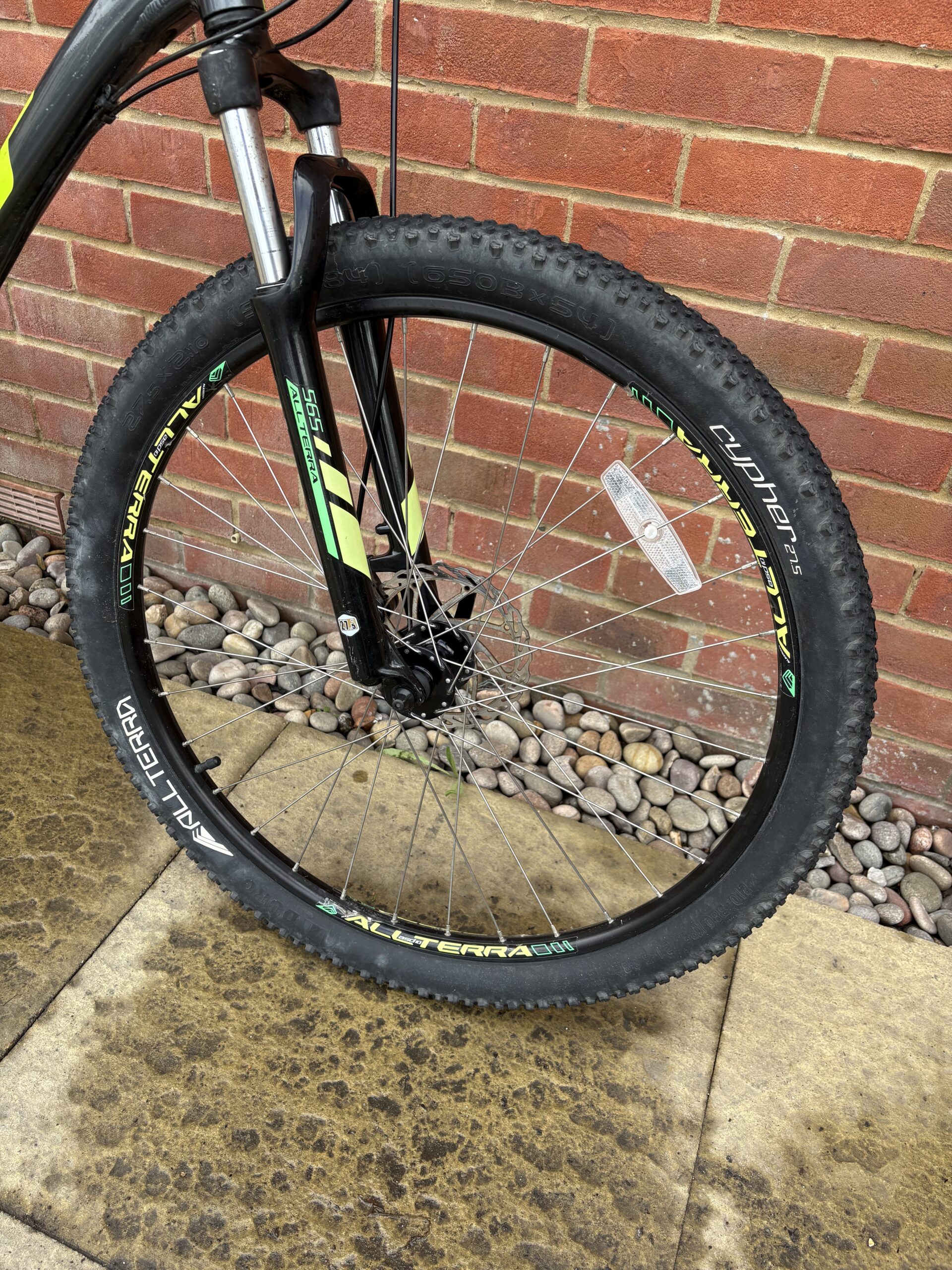 GT Aggressor Mountain Bike - Image 2